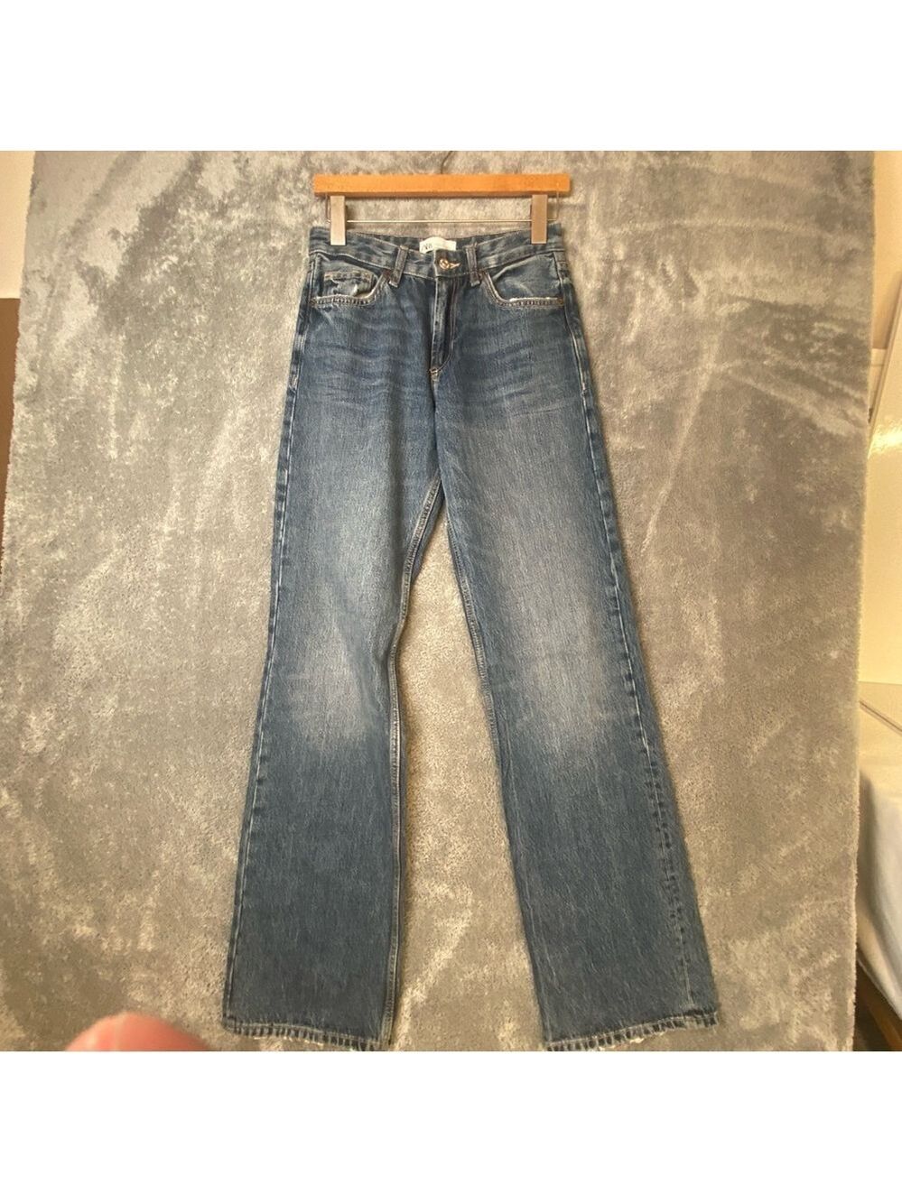 Zara High Waist Wide Leg Size 2 Leg 33 Inseam (Long) Medium Wash Faded Jeans - Picture 2 of 10